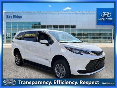 Used 2026 Toyota Sienna LE