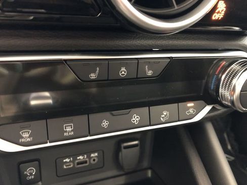 Certified 2025 Nissan Sentra SR w/ SR Premium Package image 28