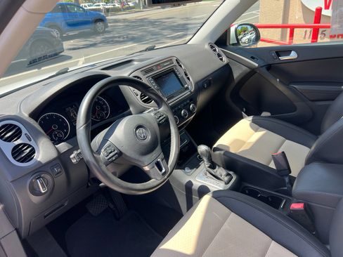Used 2017 Volkswagen Tiguan S FWD image 16