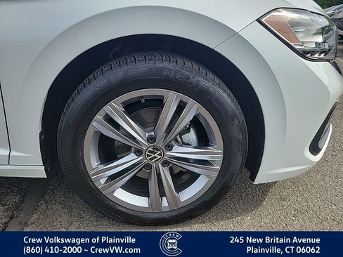 Certified 2023 Volkswagen Jetta SE w/ Panoramic Sunroof Package FWD image 22