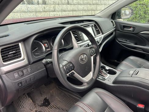 Used 2019 Toyota Highlander SE AWD/4WD image 7