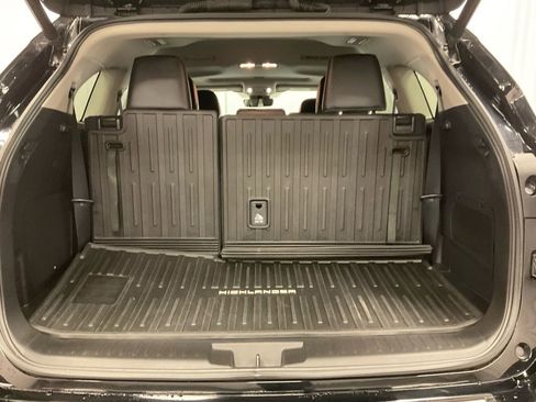 Used 2023 Toyota Highlander Limited image 38