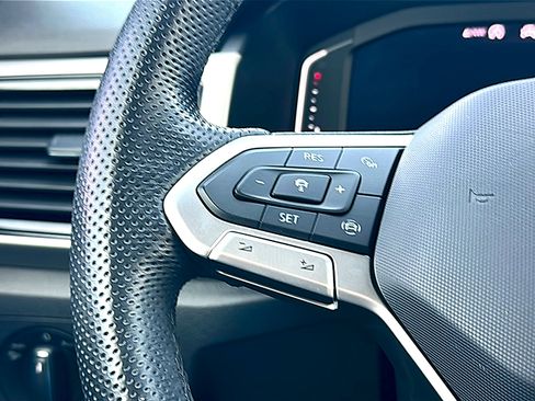 Used 2020 Volkswagen Atlas Cross Sport SEL R-Line image 29