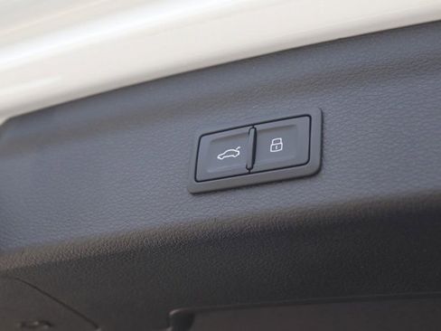 Used 2023 Audi Q3 2.0T Premium Plus w/ Premium Plus Package image 6