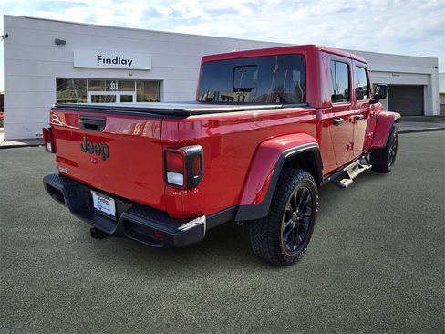 Used 2025 Jeep Gladiator Sport image 3