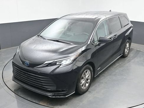 Used 2021 Toyota Sienna LE FWD image 15