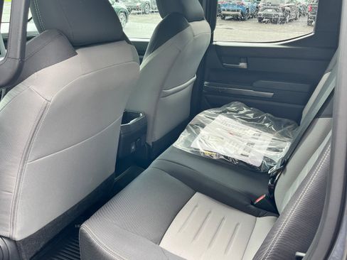 Used 2025 Toyota Tacoma TRD Sport image 8