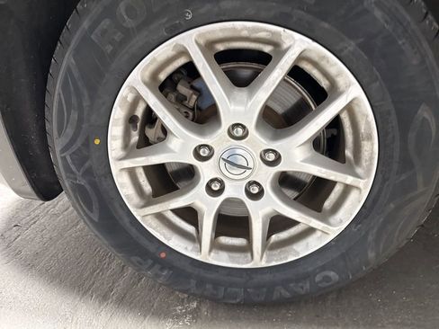 Used 2023 Chrysler Pacifica Touring-L image 38