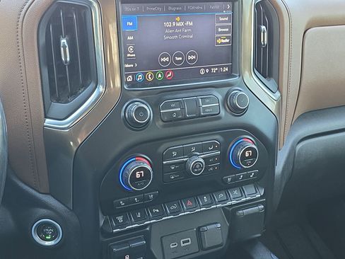 Used 2021 Chevrolet Silverado 3500 High Country w/ Technology Package image 17