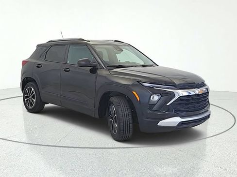 Used 2025 Chevrolet TrailBlazer LT AWD/4WD image 8