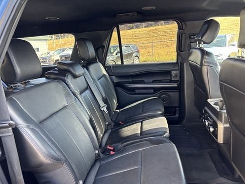 Used 2018 Ford Expedition Max XLT w/ Equipment Group 202A AWD/4WD image 8