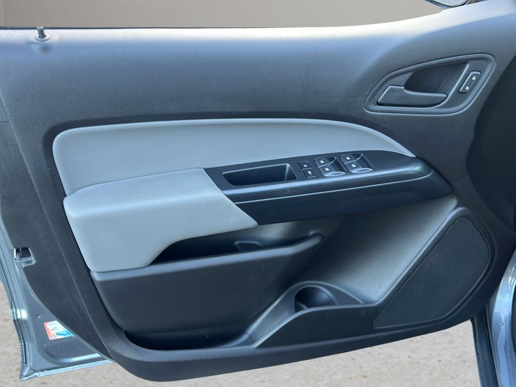 Used 2018 Chevrolet Colorado W/T RWD image 9