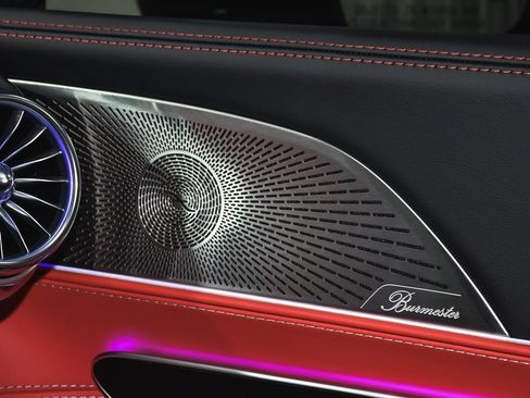 Used 2022 Mercedes-Benz SL 63 AMG 4MATIC w/ Driver Assistance Package image 39