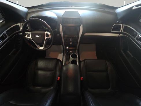 Used 2014 Ford Explorer XLT w/ Equipment Group 202A AWD/4WD image 30