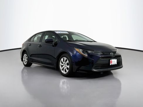 Certified 2025 Toyota Corolla LE FWD image 1