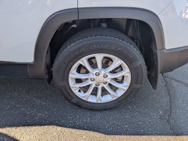 Used 2022 Jeep Cherokee Latitude Lux AWD/4WD image 17