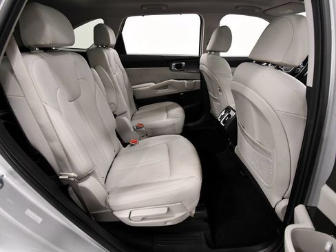 Certified 2023 Kia Sorento SX Prestige AWD/4WD image 19