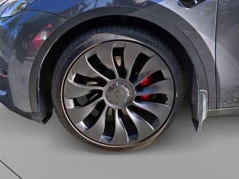 Used 2023 Tesla Model Y Performance AWD/4WD image 9