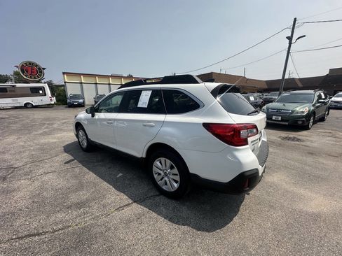 Used 2018 Subaru Outback 2.5i Premium image 9