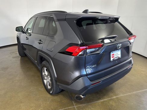 Used 2025 Toyota RAV4 XLE AWD/4WD image 12