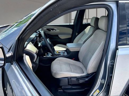Used 2023 Chevrolet Traverse LS FWD image 26