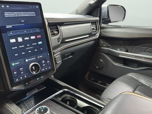 Used 2023 Ford Expedition Platinum image 20