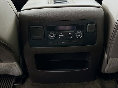 Used 2018 GMC Yukon Denali w/ Denali Ultimate Package image 33