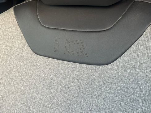 Used 2024 Volkswagen ID.4 Standard image 11