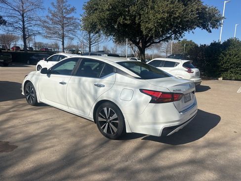 Used 2021 Nissan Altima 2.5 SV image 3