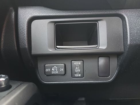 Used 2016 Toyota Tacoma TRD Sport AWD/4WD image 40