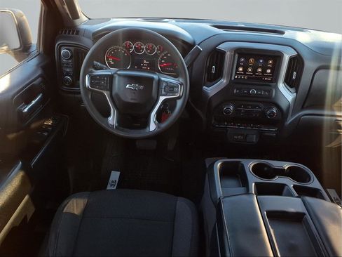 Used 2022 Chevrolet Silverado 1500 Custom Trail Boss w/ Safety Confidence Package image 9
