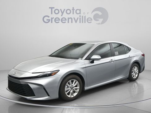 Used 2025 Toyota Camry LE FWD image 1