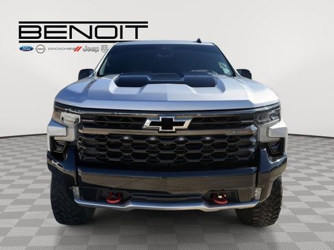 Used 2022 Chevrolet Silverado 1500 ZR2 w/ Technology Package image 2