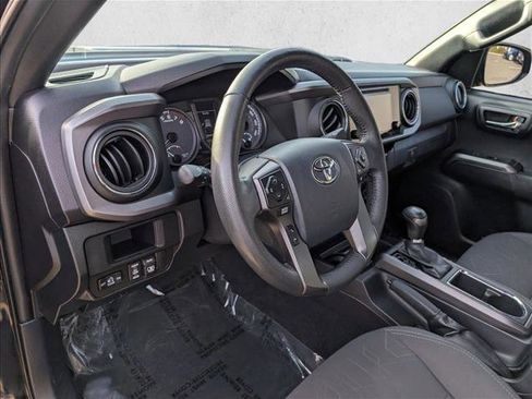 Certified 2017 Toyota Tacoma TRD Sport image 9