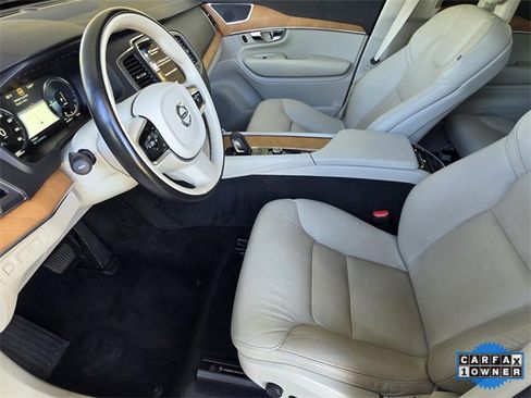 Used 2021 Volvo XC90 T8 Inscription Expression w/ Climate Package image 6