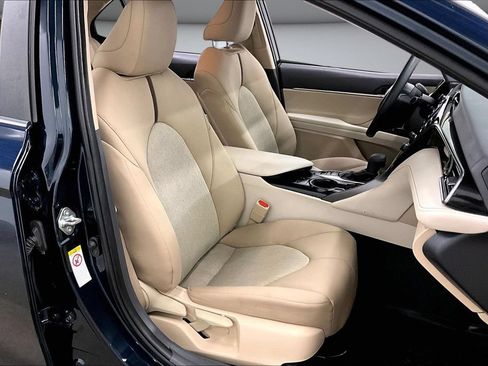 Used 2019 Toyota Camry LE FWD image 28