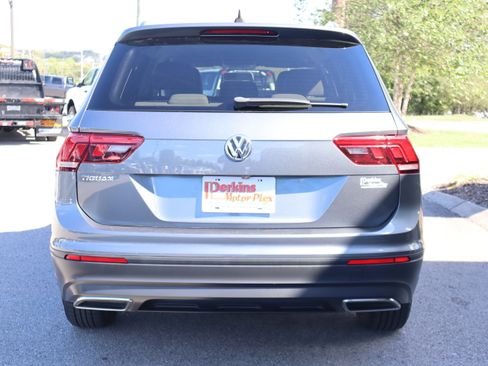 Used 2020 Volkswagen Tiguan S image 8