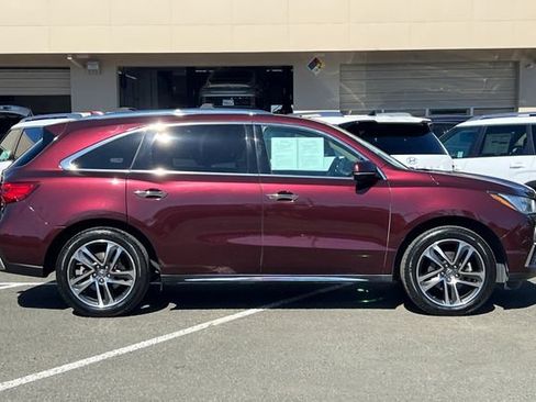 Used 2017 Acura MDX SH-AWD w/ Advance Package image 3