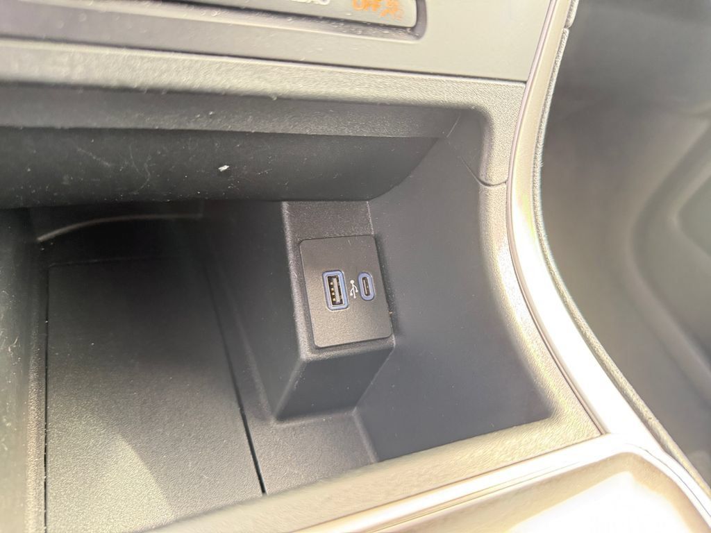 Used 2024 Ford Edge SEL AWD/4WD image 33