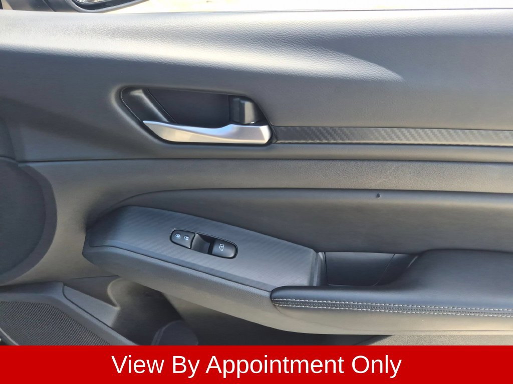 Used 2025 Nissan Altima 2.5 SV FWD image 31