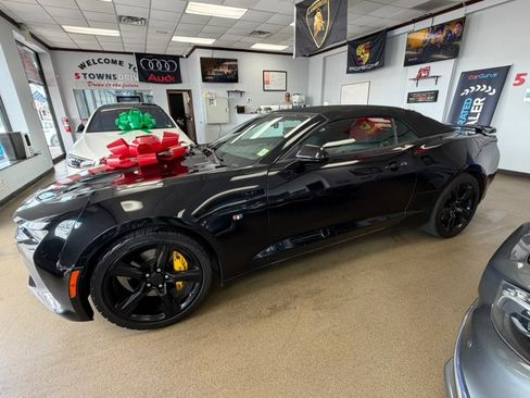 Used 2017 Chevrolet Camaro SS RWD image 11