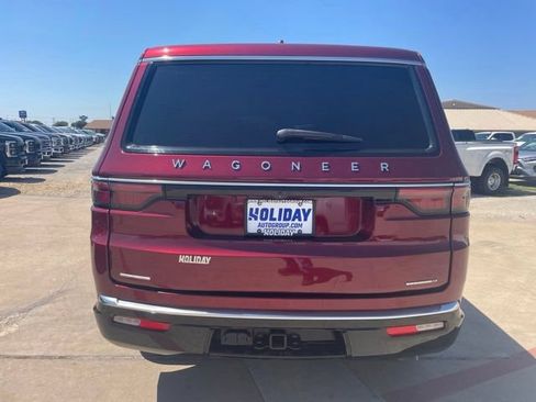 Used 2022 Jeep Wagoneer Series III w/ Flexible Seating Group AWD/4WD image 9