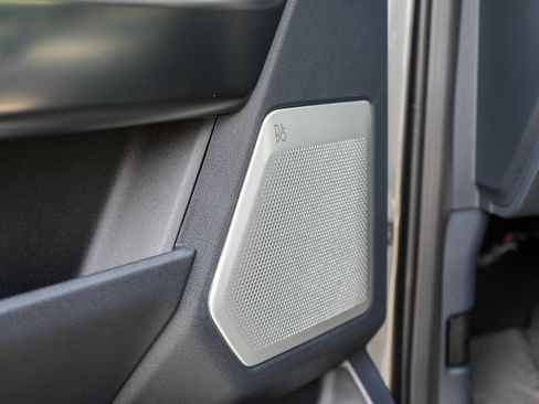 Used 2024 Ford F250 Platinum w/ Tremor Off-Road Package image 19