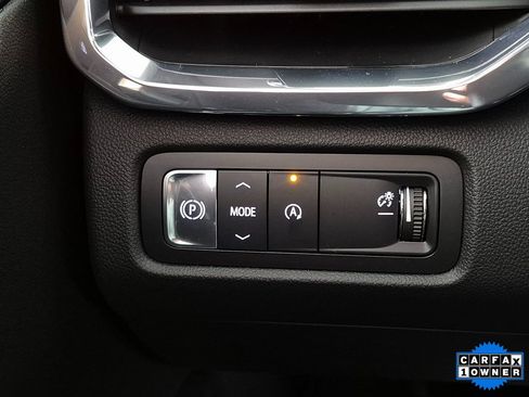 Used 2025 GMC Acadia Elevation image 16