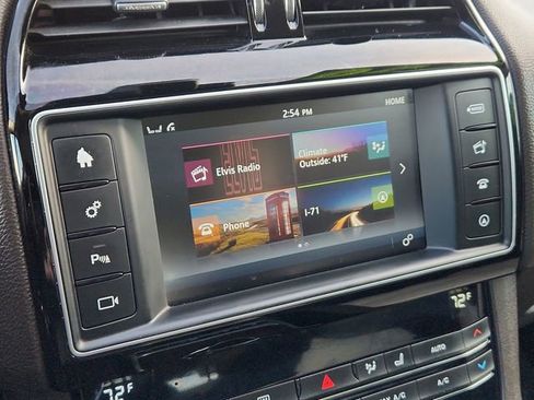 Used 2017 Jaguar F-PACE Prestige image 41