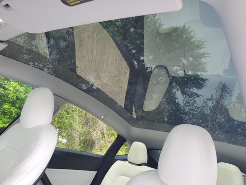 Used 2021 Tesla Model Y Long Range image 30