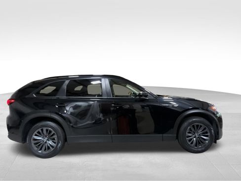 Certified 2025 MAZDA CX-70 3.3 Turbo w/ Preferred Package AWD/4WD image 4