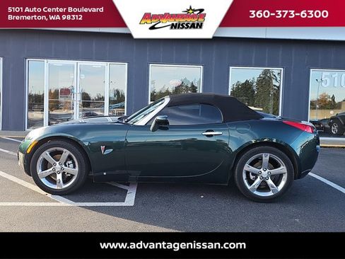 Used 2006 Pontiac Solstice Convertible w/ Premium Package image 2