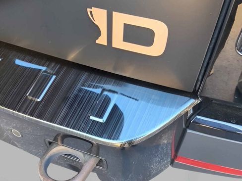 Used 2023 Land Rover Defender 130 SE image 34