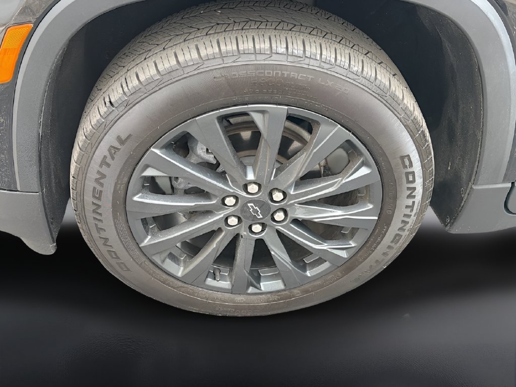 Used 2023 Chevrolet Traverse RS FWD image 33